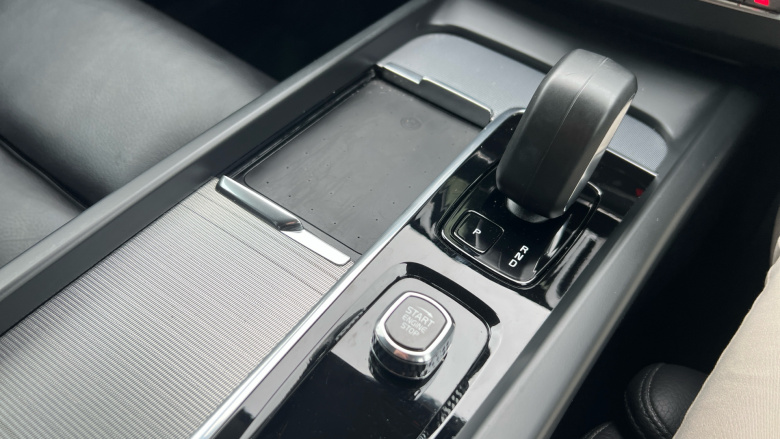 Volvo XC60 2.0 B4D Plus Dark 5dr AWD Geartronic Diesel Estate